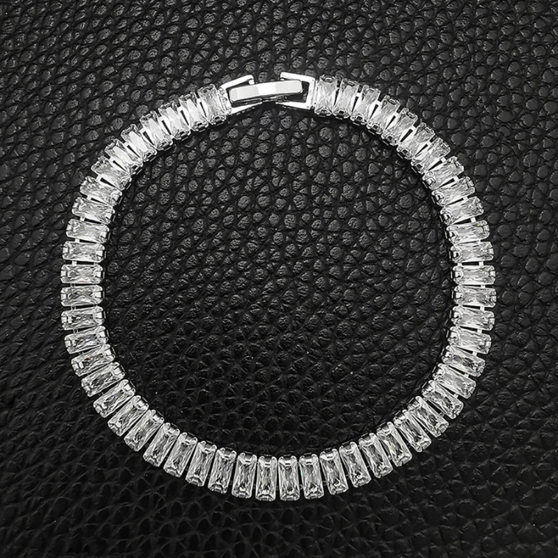 Luxury Sparkling Cubic Zirconia Diamond Bracelet for Women