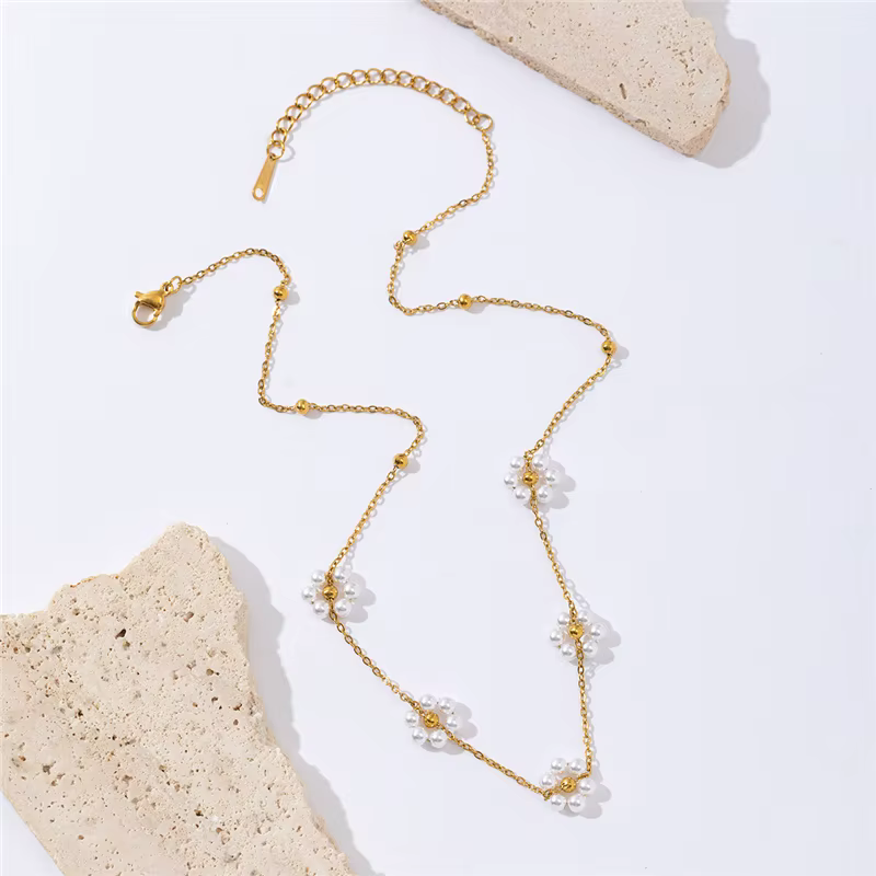Light Luxury Bead Flower Necklace for Women